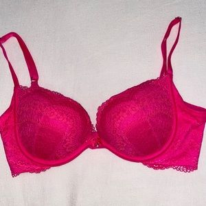 Victoria’s Secret pink bra 32B